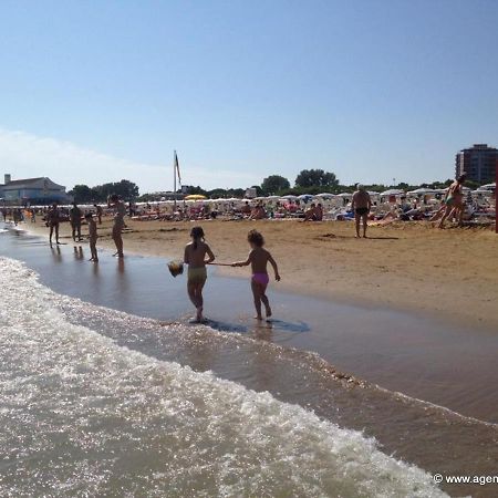Lignano Sabbiadoro With Pool Apartment Ngoại thất bức ảnh