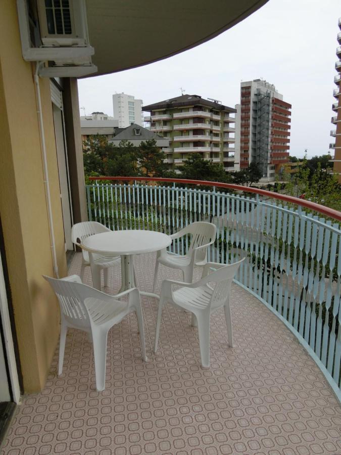 Lignano Sabbiadoro With Pool Apartment Ngoại thất bức ảnh