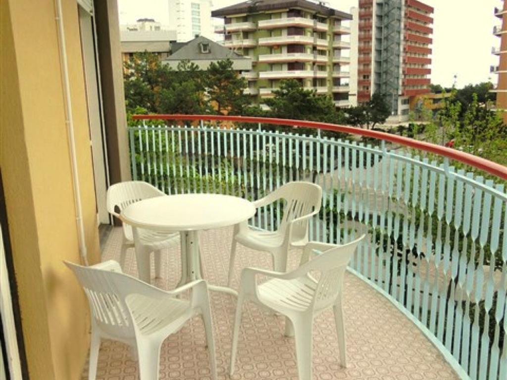 Lignano Sabbiadoro With Pool Apartment Ngoại thất bức ảnh